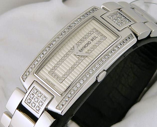 Raymond Weil Diamond Case
Shine Collection.
