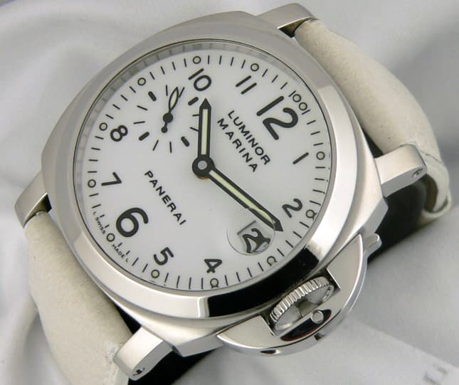Panerai Luminor Marina 40mm
White