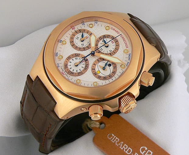Girard Perregaux Laureato EVO3 Rose Perpetual
White