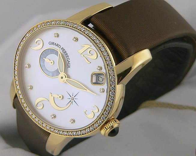 Girard Perregaux Cat's Eye Power Reserve
(Horizontal)
