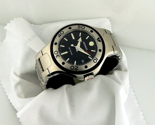 Movado Series 800
Black 42mm