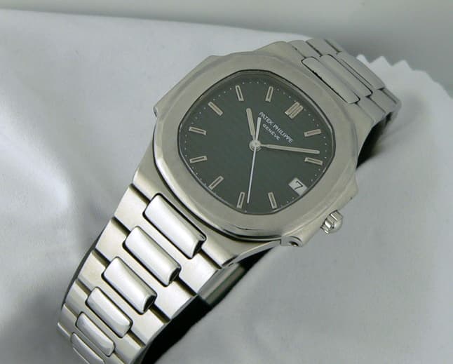 Patek Philippe Nautilus Qtz Black