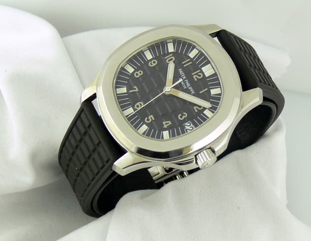 Patek Philippe Large Aquanaut 
5065 
SS/Rubber