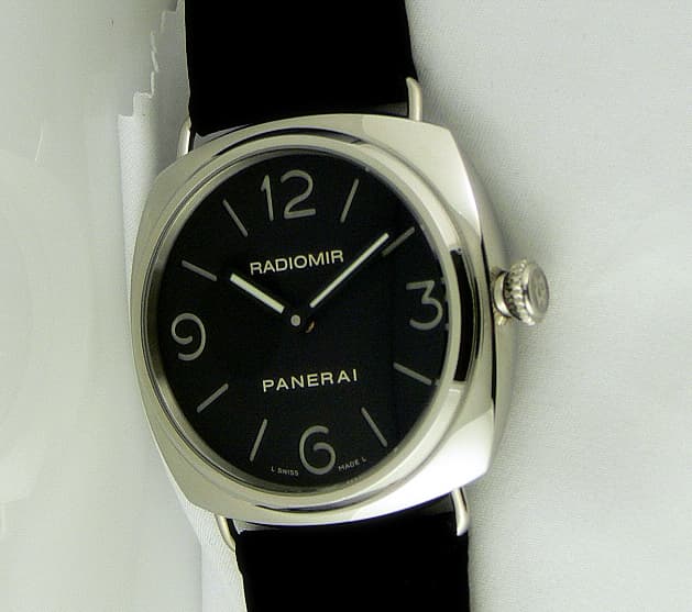 Panerai Radiomir Base 45mm
PAM210