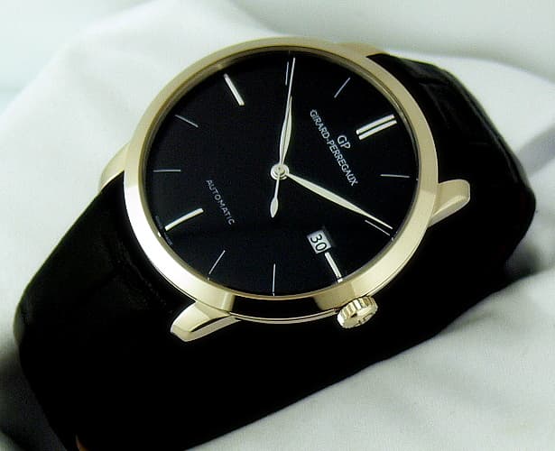 Girard Perregaux 1966 Classic
Black Dial