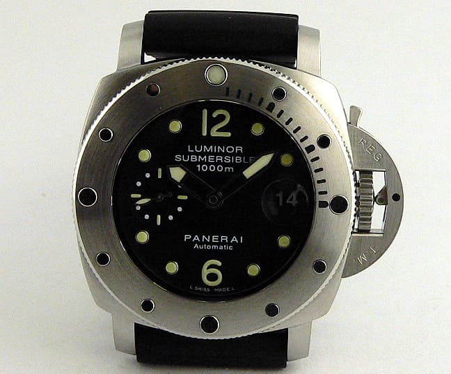 Panerai Luminor Submersible
Stainless