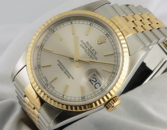 Rolex Datejust 2T Silver Dial
Jubilee (2002 3/4)