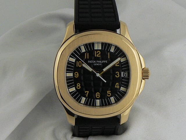 Patek Philippe Large Aquanaut 5065
18k YG/Rubber
