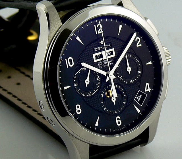 Zenith Class T Moon
El Primero
Black Dial