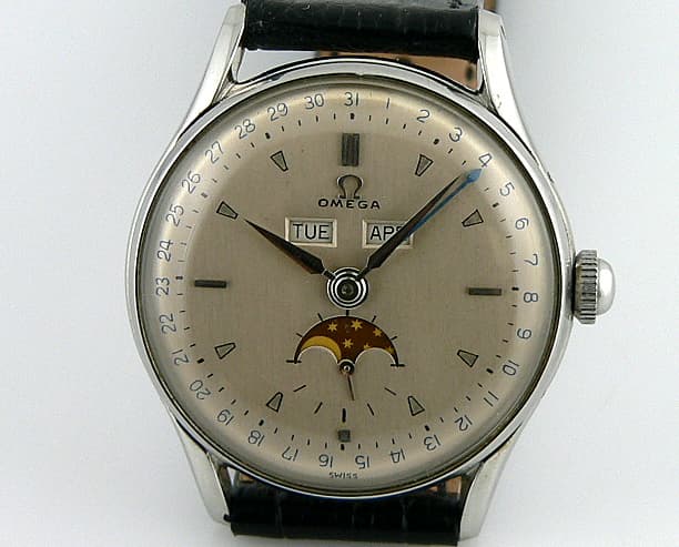Omega Cosmic Triple date Steel Moon
English Calendar