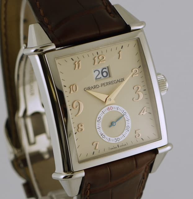 Girard Perregaux Vintage 1945 Big Date Ltd