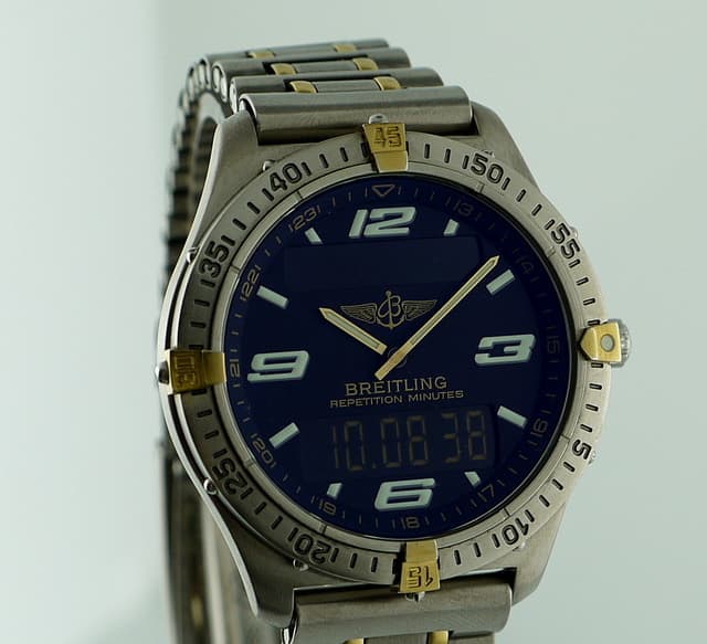 Breitling Aerospace Repetition Minutes
Titanium and Gold plated bracelet