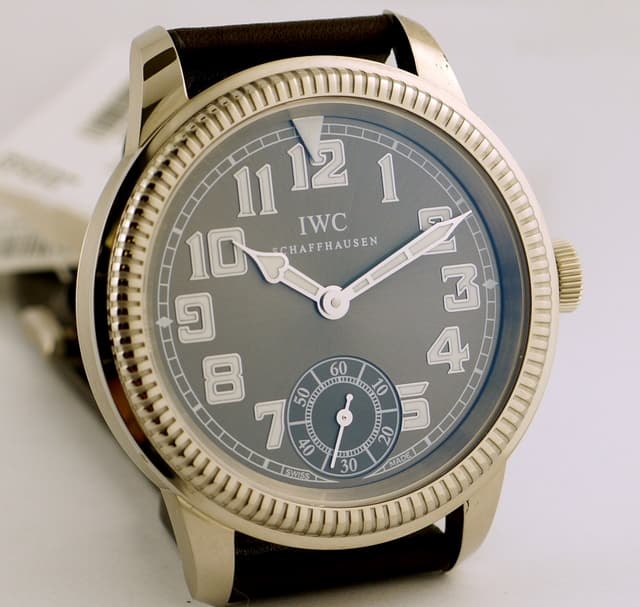 IWC Pilot's Watch
Manual Wind
3254-04
