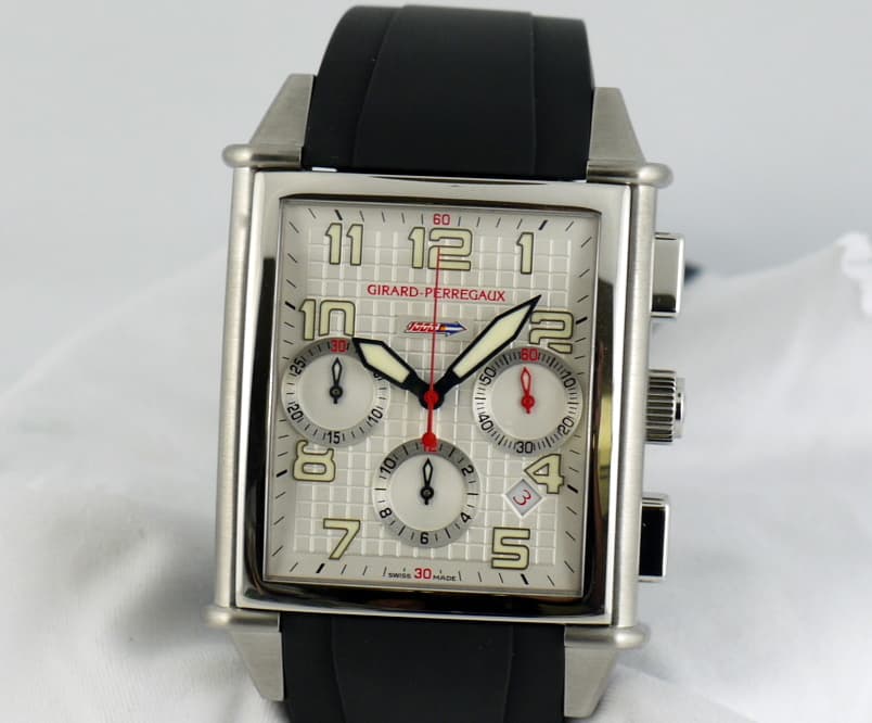 Girard Perregaux Vintage 1945 Chrono XXL
Silver Dial