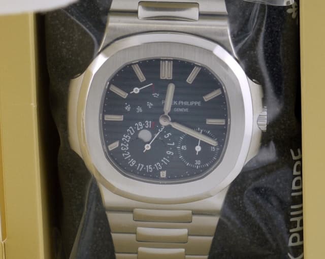 Patek Philippe Jumbo Nautilus 5712 SS/SS
