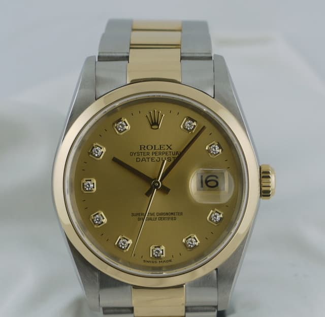 Rolex Datejust Champagne Dial
Y Series (2002)