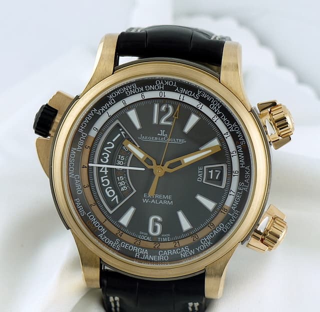 Jaeger LeCoultre Master Compressor Extreme 18k/Titanium
Limited to 20 Pieces