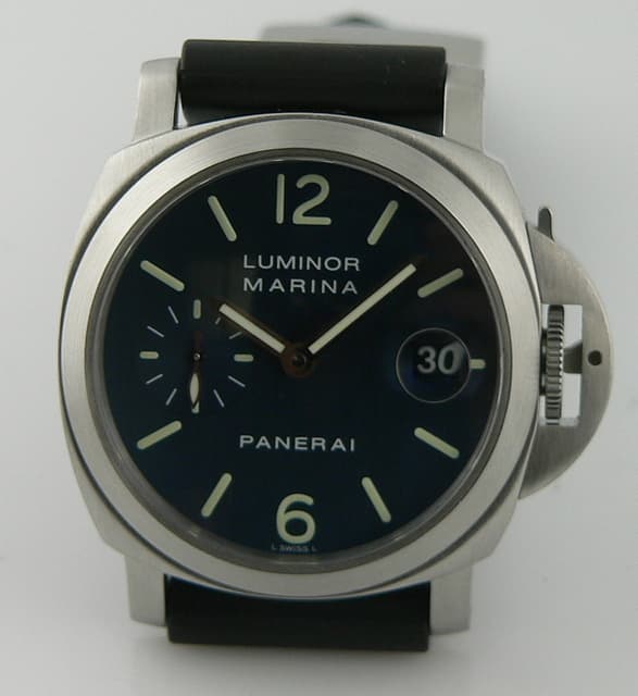 Panerai Luminor Marina 40mm
Blue Dial