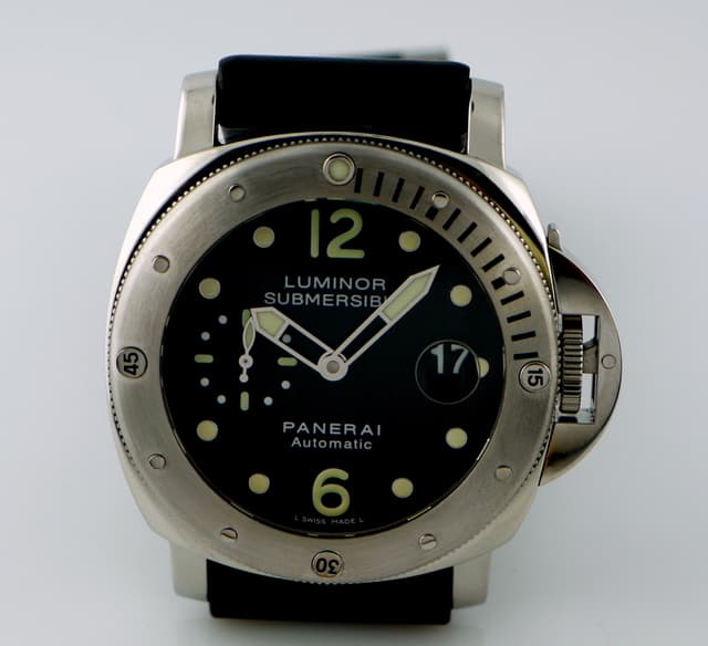 Panerai Luminor Submersible 