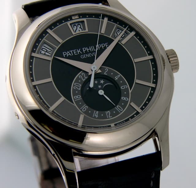 Patek Philippe 5205 WG
Annual Calendar Black 

