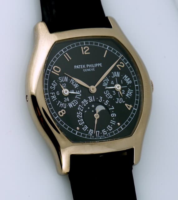 Patek Philippe 5040G
Black Dial