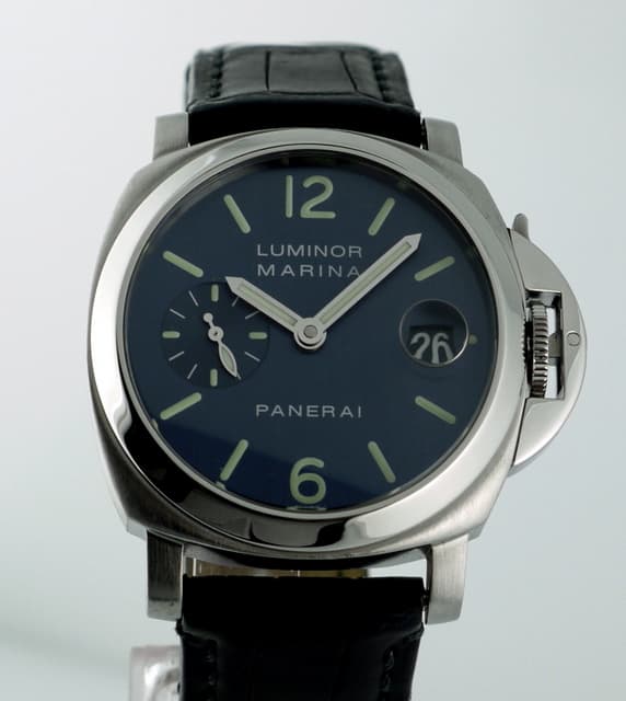 Panerai Luminor Marina 40mm
Blue Dial