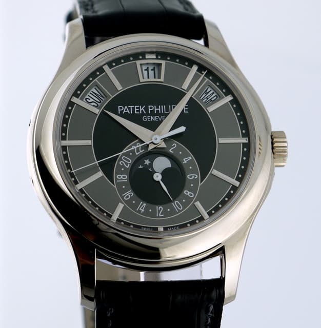 Patek Philippe 5205G 18K WG
Annual Calendar Black Dial

