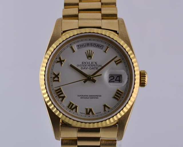 Rolex Day-Date President White Dial Roman YG/YG A Series (1999)
