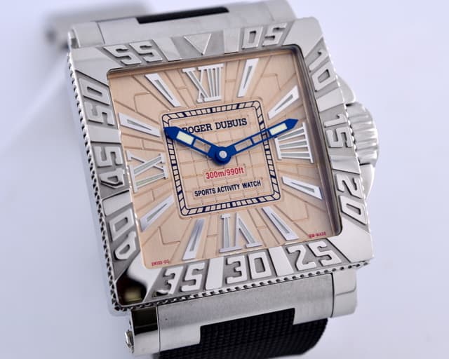Roger Dubuis Acqua Mare SS / Rubber Champagne Dial 41MM