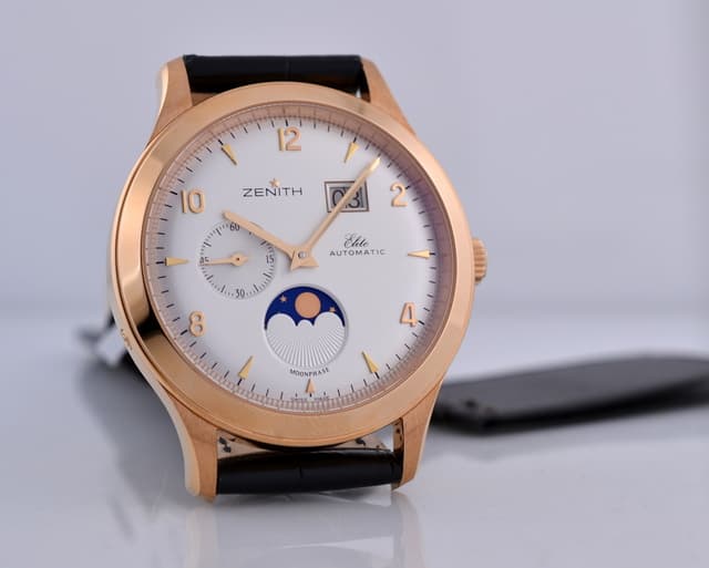 Zenith Class Moonphase Grande Date
18K Rose Gold 40MM