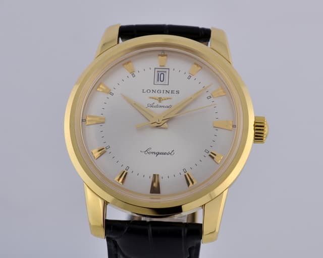 Longines Conquest Heritage
18K Yellow Gold
Silver Dial 40MM