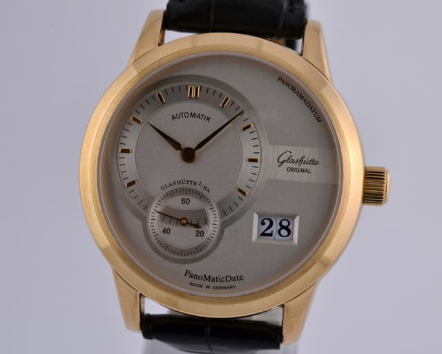 Glashutte Original PanoMaticDate 18K Rose Gold
39MM
