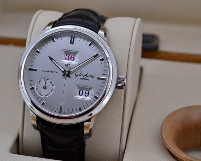 Glashutte Original Senator Calendar Week
Silver Dial SS UNWORN