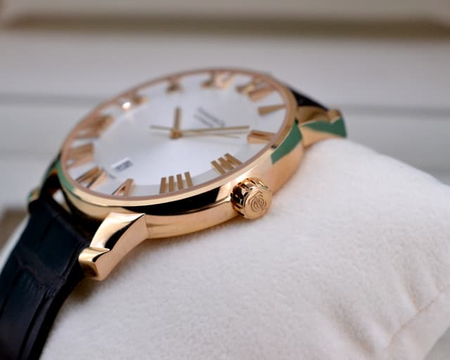 Tiffany Atlas Dome Automatic 18K Rose Gold Silver Dial 42MM  display picture 1