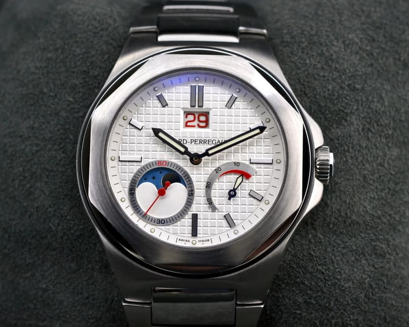 Girard-Perregaux Laureato EVO Power Reserve Moon SS