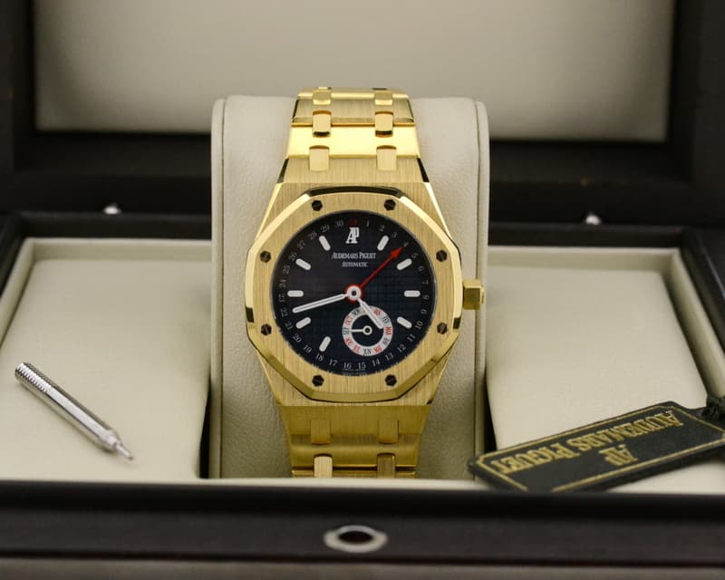 Audemars Piguet Royal Oak Annual Calendar, ref 25920/Blue Dial 18K Yellow Gold