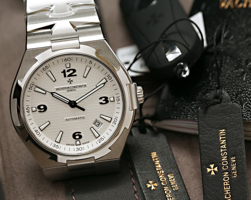 Vacheron Constantin Overseas Large Automatic White Dial SS / SS