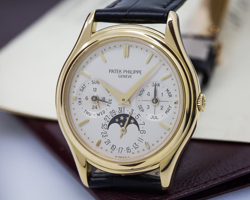 Patek Philippe Perpetual Calendar 18K Yellow Gold / Deployment 
