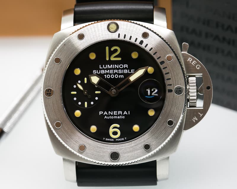Panerai Luminor Submersible
SS / Rubber 