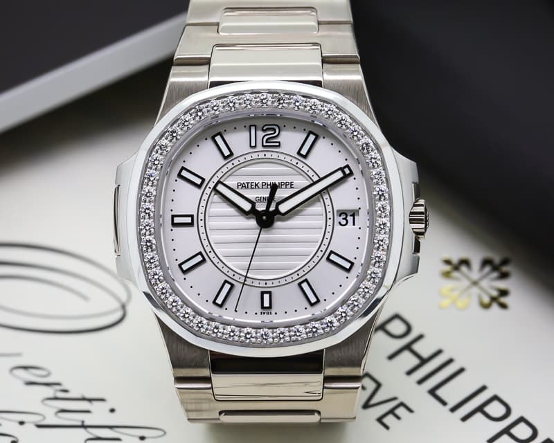 Patek Philippe Nautilus Ladies Silver Dial 18K White Gold 
