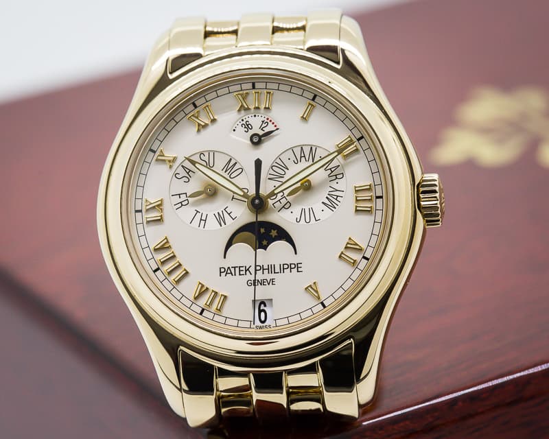 Patek Philippe Annual Calendar Moonphase 18K Yellow Gold / Bracelet