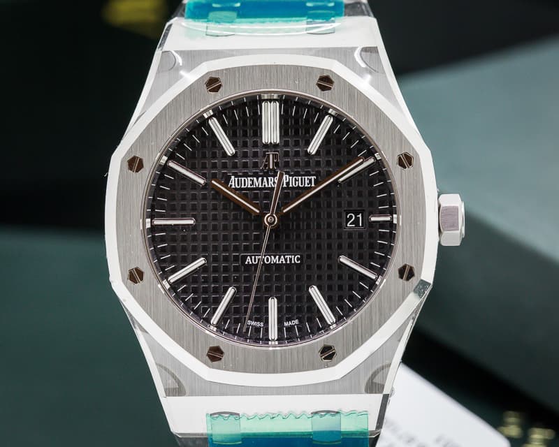 Audemars Piguet Royal Oak Black Dial SS / SS UNWORN