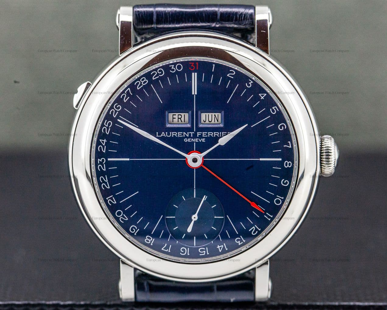 Laurent Ferrier Galet Annual Calendar Montre Ecole SS Blue Dial 