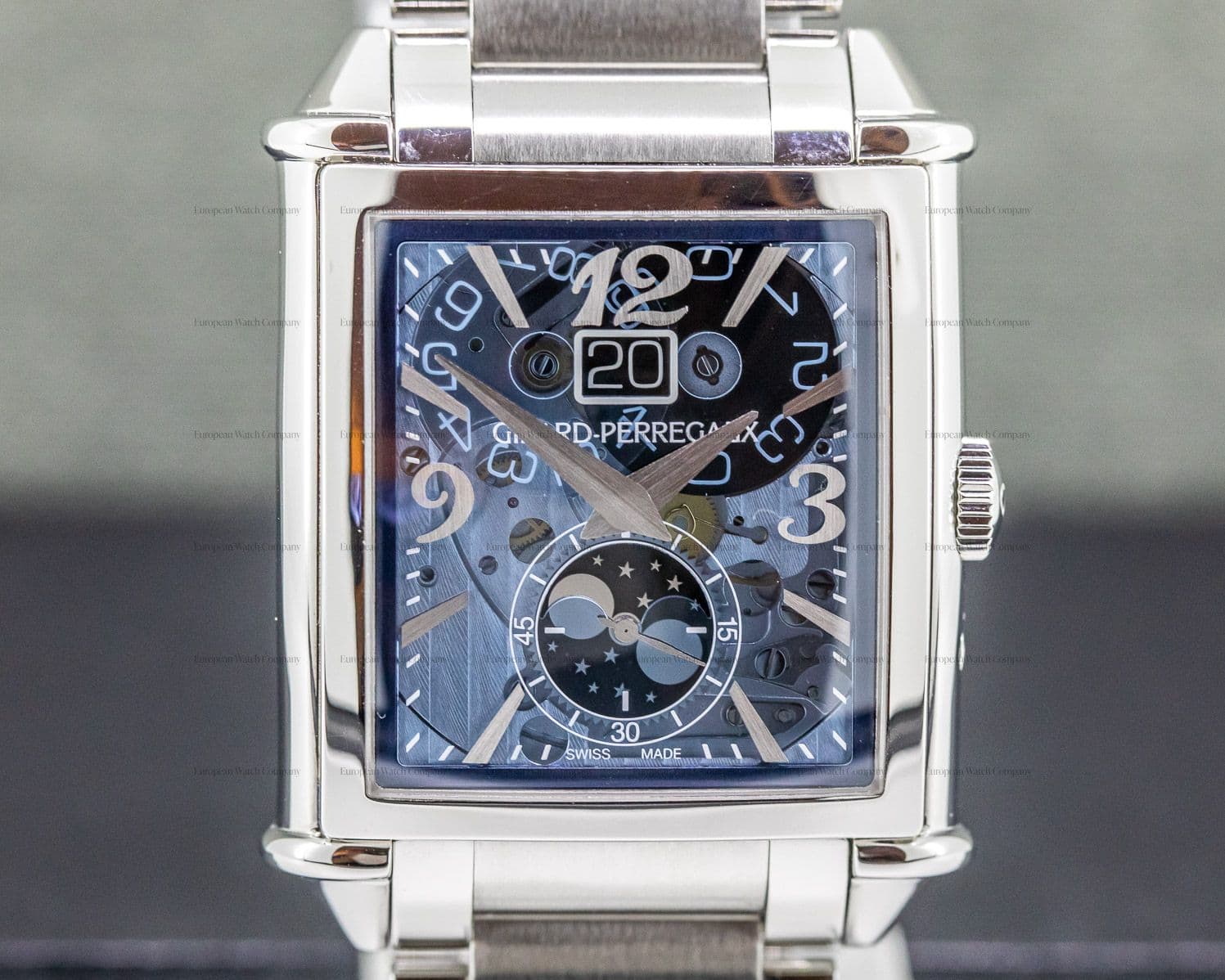 Girard Perregaux Vintage 1945 XXL Large Date Moonphases SS 
