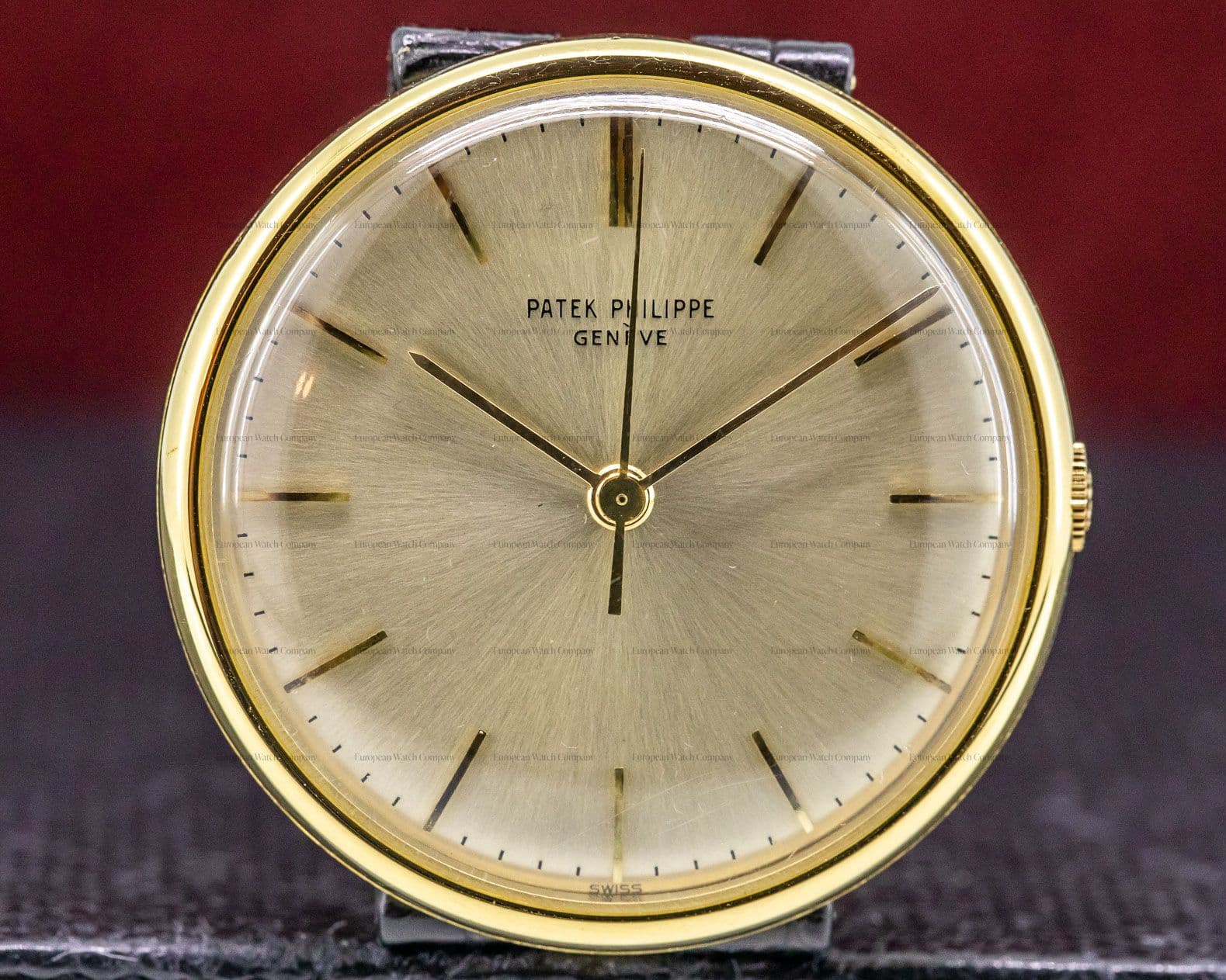 Patek Philippe Vintage Calatrava Manual Wind "Disco Volante" 18K Yellow 