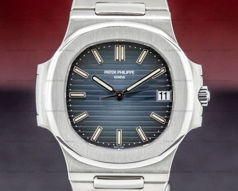 Patek Philippe Nautilus Mid Size / Display Back 5800 RARE FULL SET