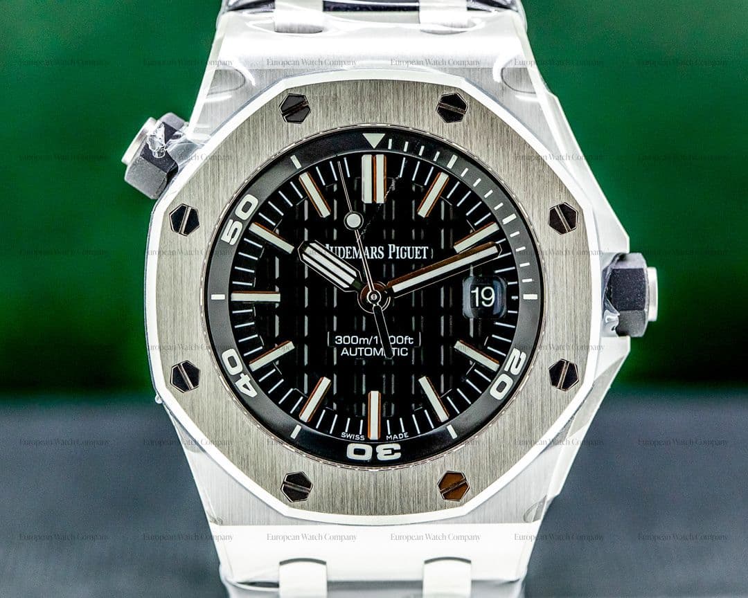 Audemars Piguet Royal Oak 15710ST Offshore Diver Black / Rubber UNWORN
