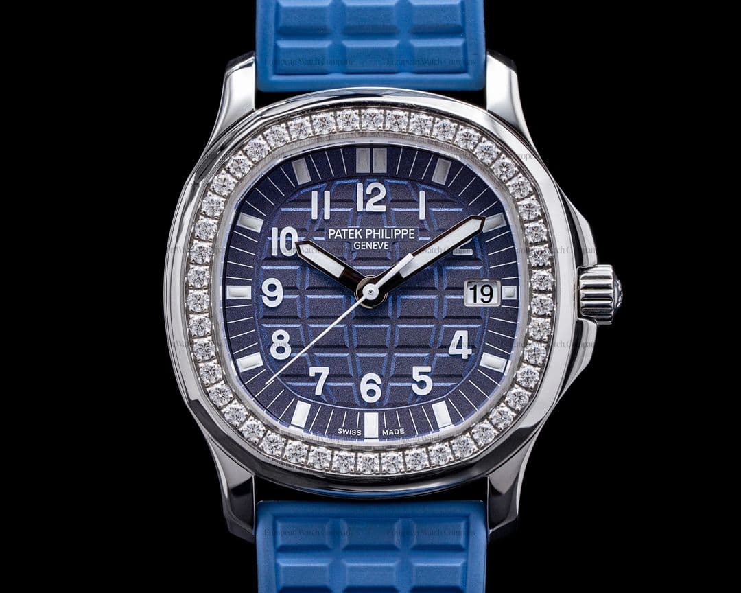 Patek Philippe Lady Aquanaut 5067A SS Light Blue Dial / Diamond Bezel RARE

