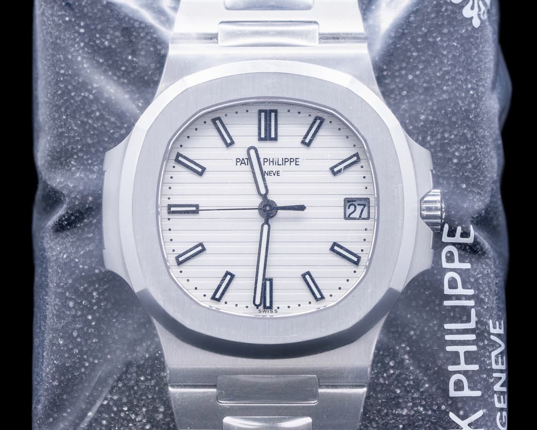 Patek Philippe Jumbo Nautilus 5711 White Dial SS FULL SET FACTORY SEALED