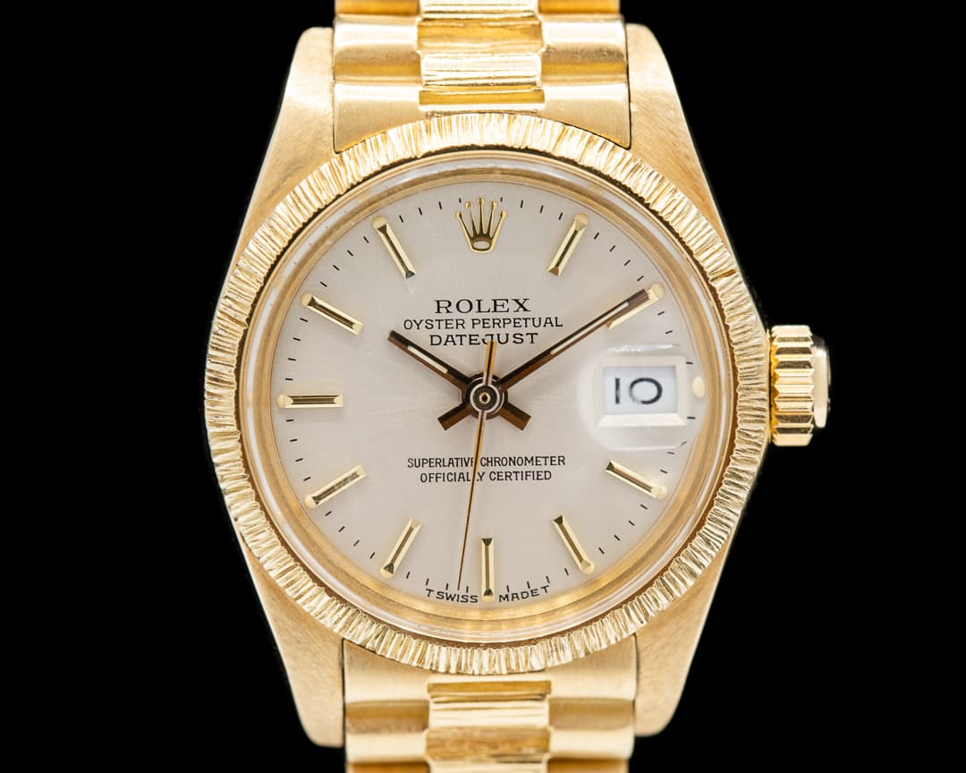 Rolex Lady Vintage Datejust Bark Finish 18k Yellow Gold Silver Dial 
